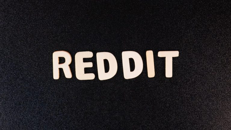 Reddit Ads Marketing: How They Work, Cost & Effectiveness